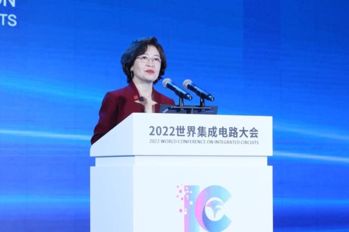 英特爾公司高級(jí)副總裁、中國(guó)區(qū)董事長(zhǎng)王銳：半導(dǎo)體高速發(fā)展推動(dòng)數(shù)字化浪潮奔涌向前