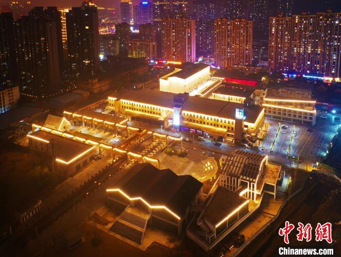 航拍東湖意庫園區(qū)夜景?！∧喜袞|湖區(qū)委統(tǒng)戰(zhàn)部供圖